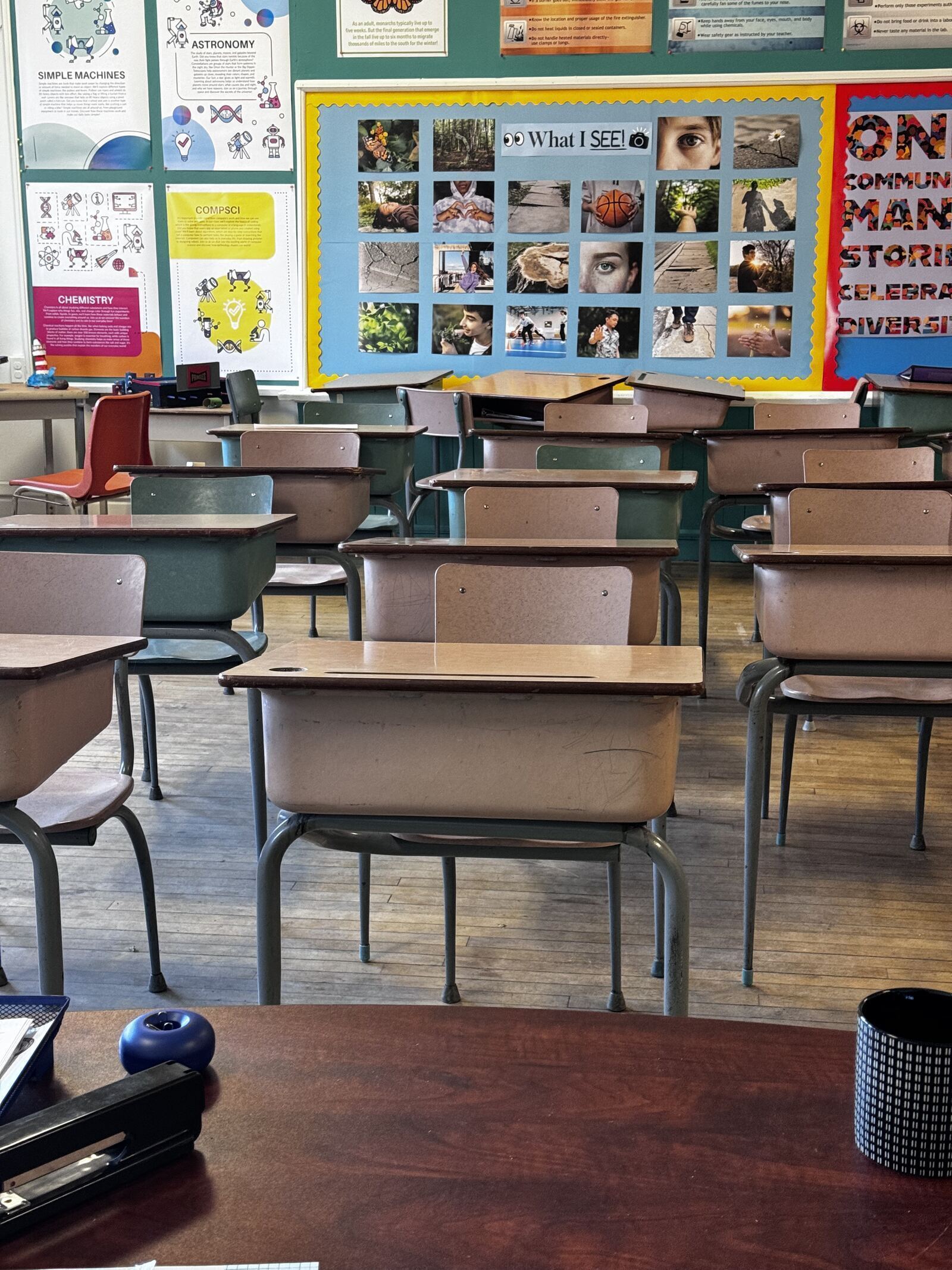 Classroom — angle 24