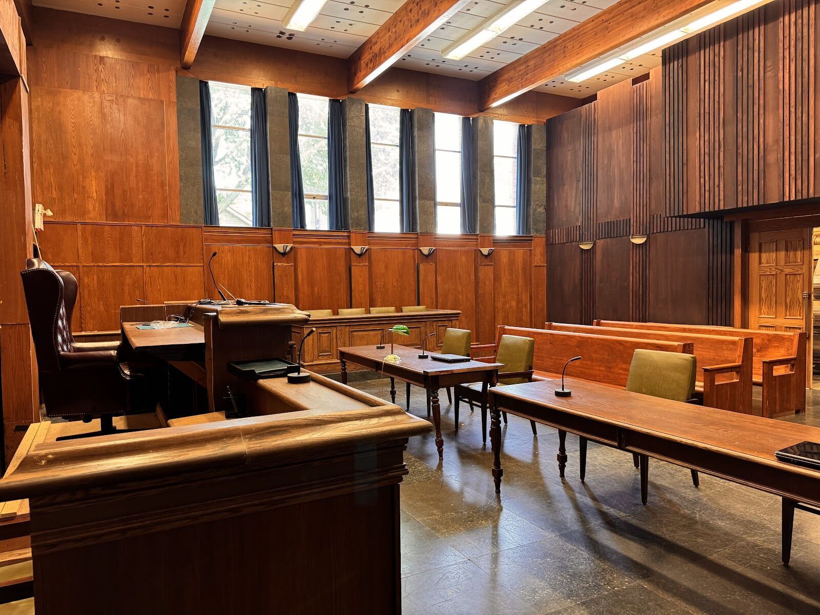 Courtroom — Grand — angle 17