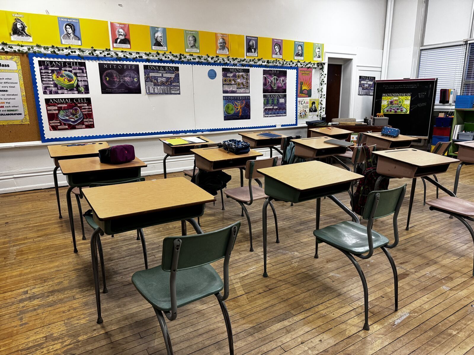 Classroom — angle 12