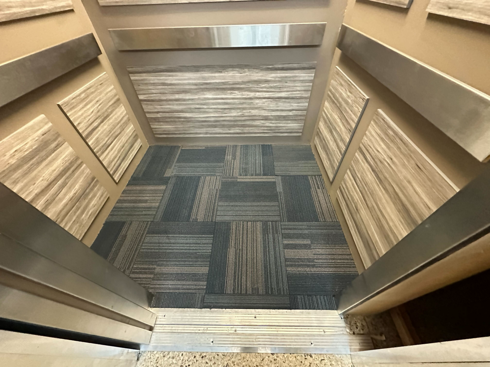Elevator — angle 7