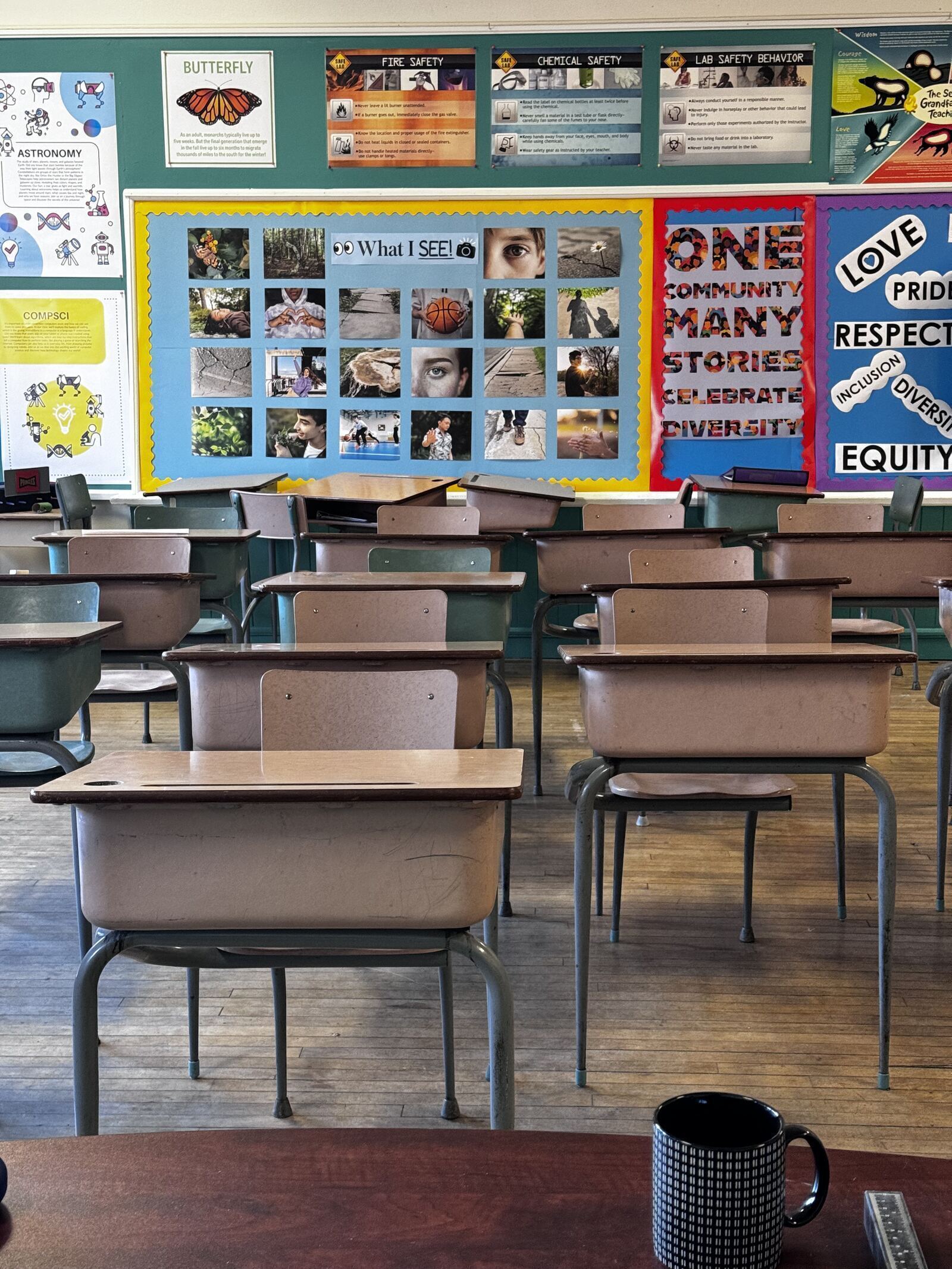 Classroom — angle 26