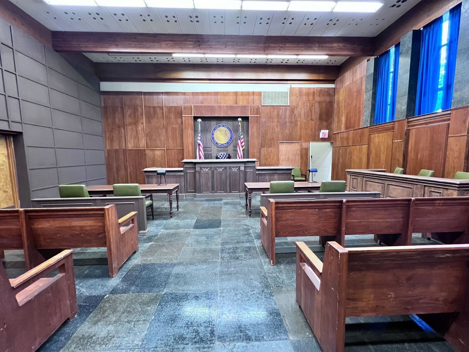 Courtroom — Grand — angle 35