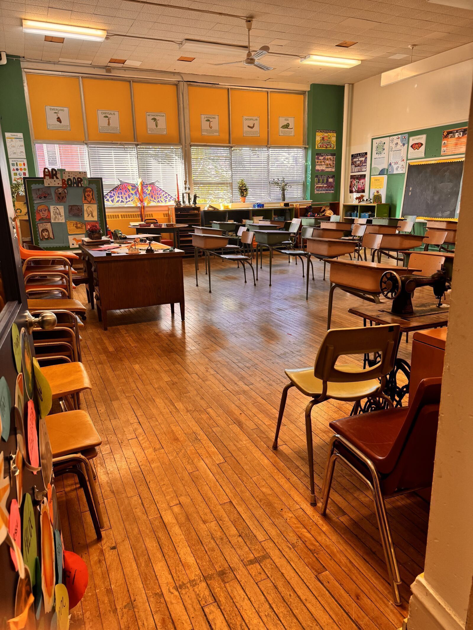 Classroom — angle 50