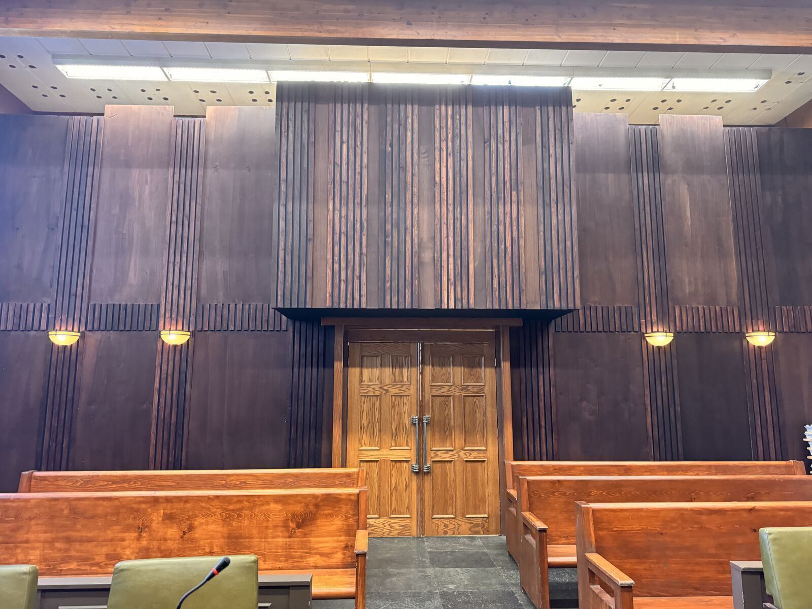 Courtroom — Grand — angle 29