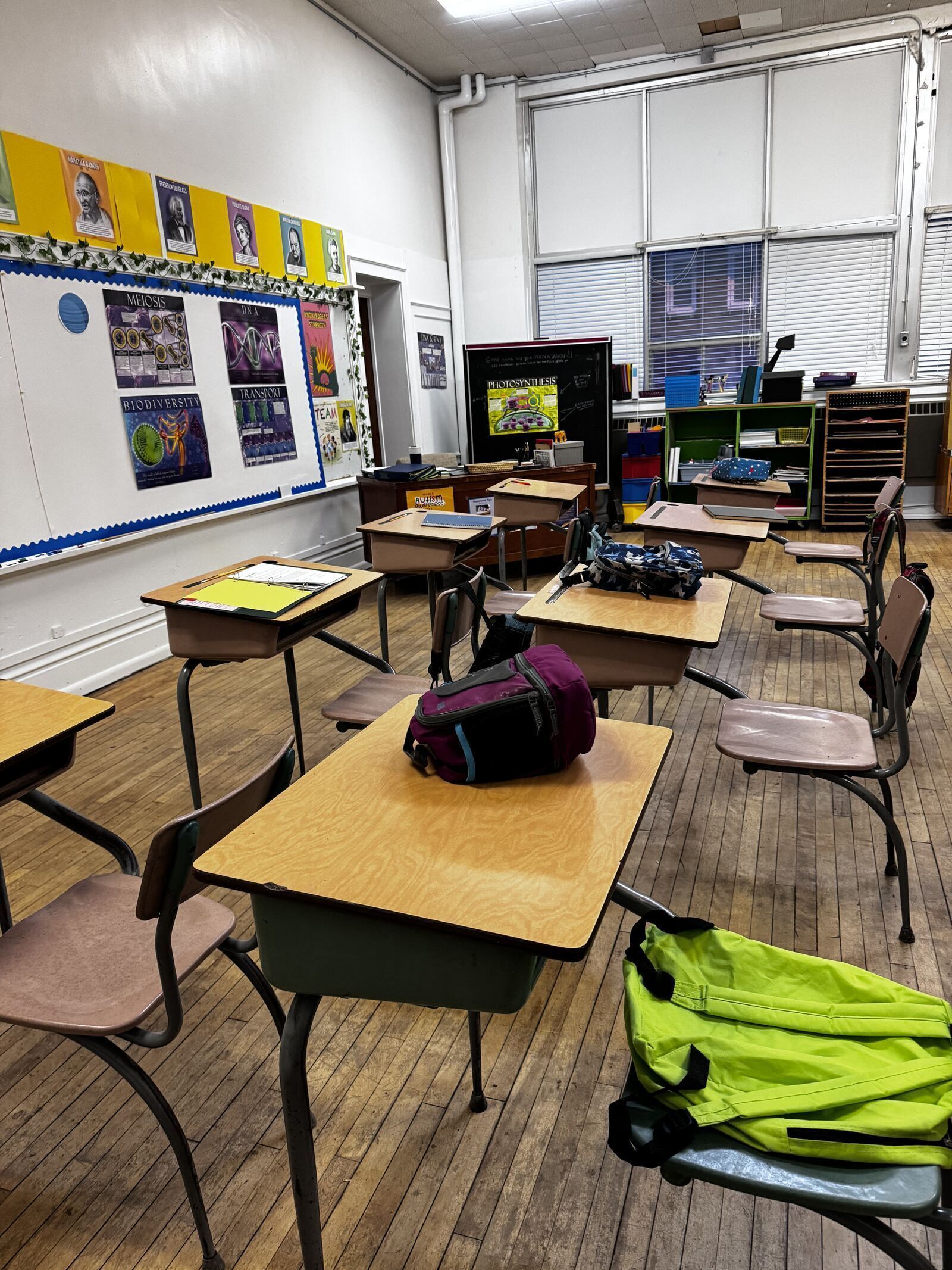 Classroom — angle 9