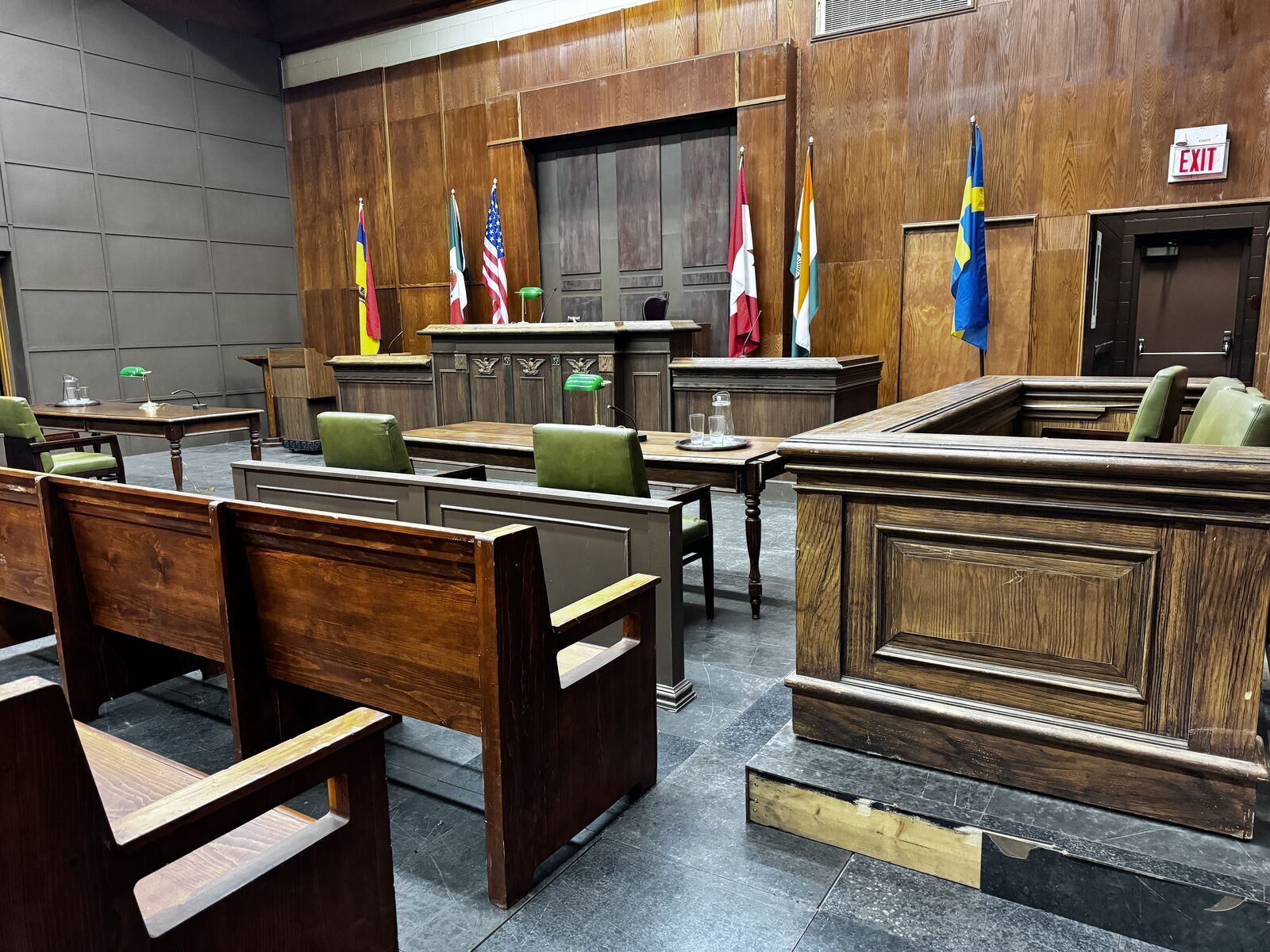 Courtroom — Grand — angle 11