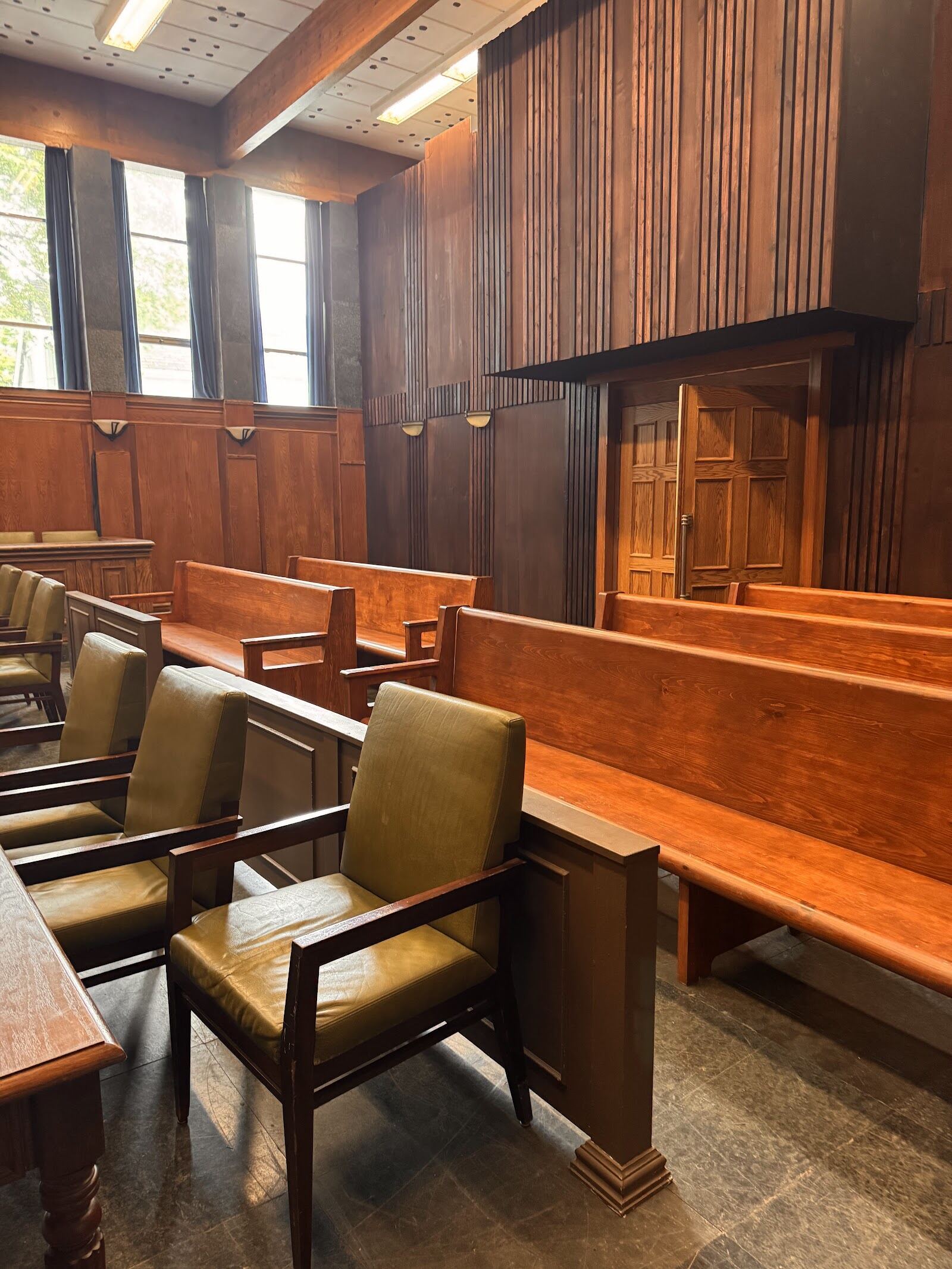 Courtroom — Grand — angle 4