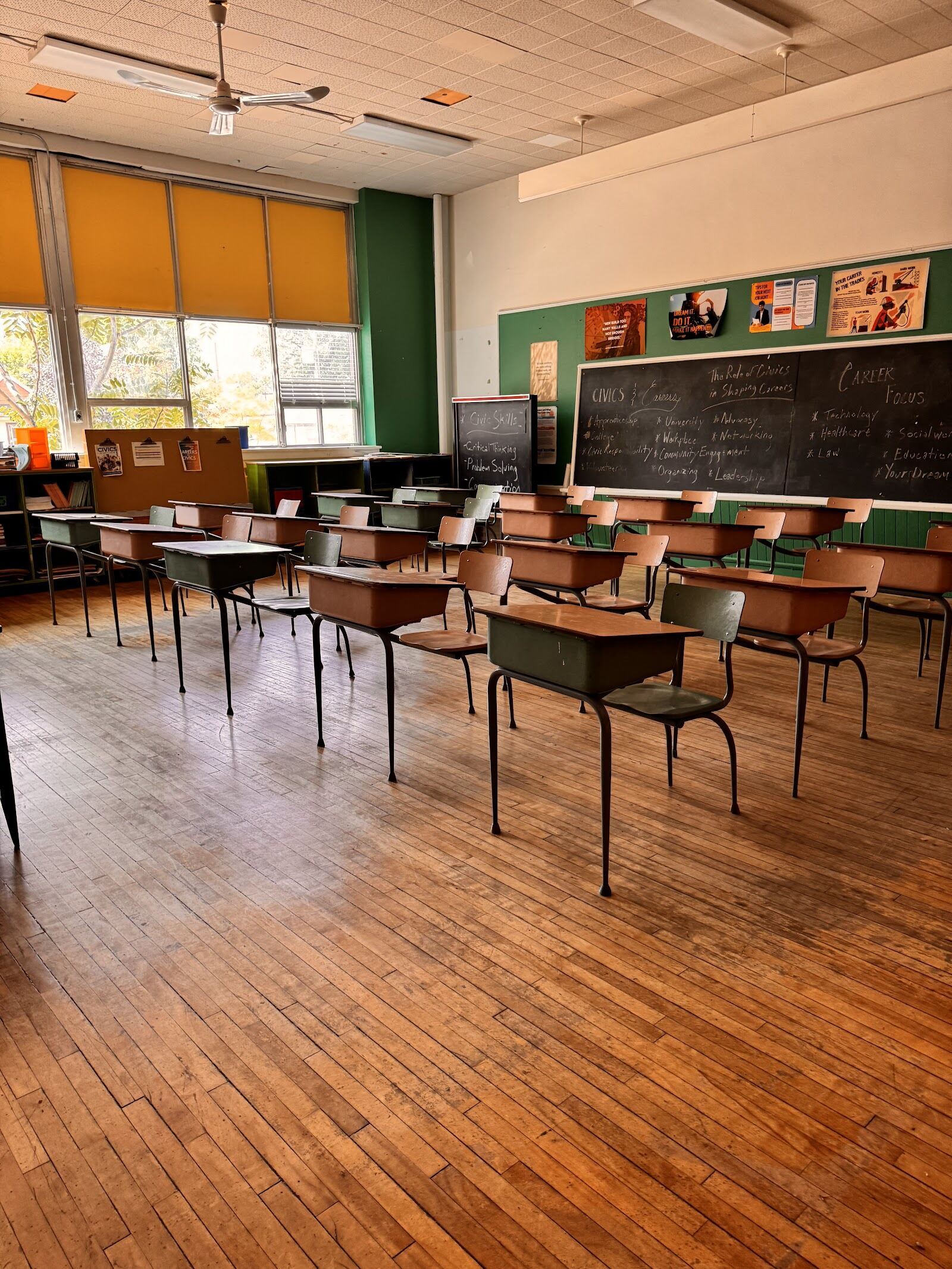 Classroom — angle 44