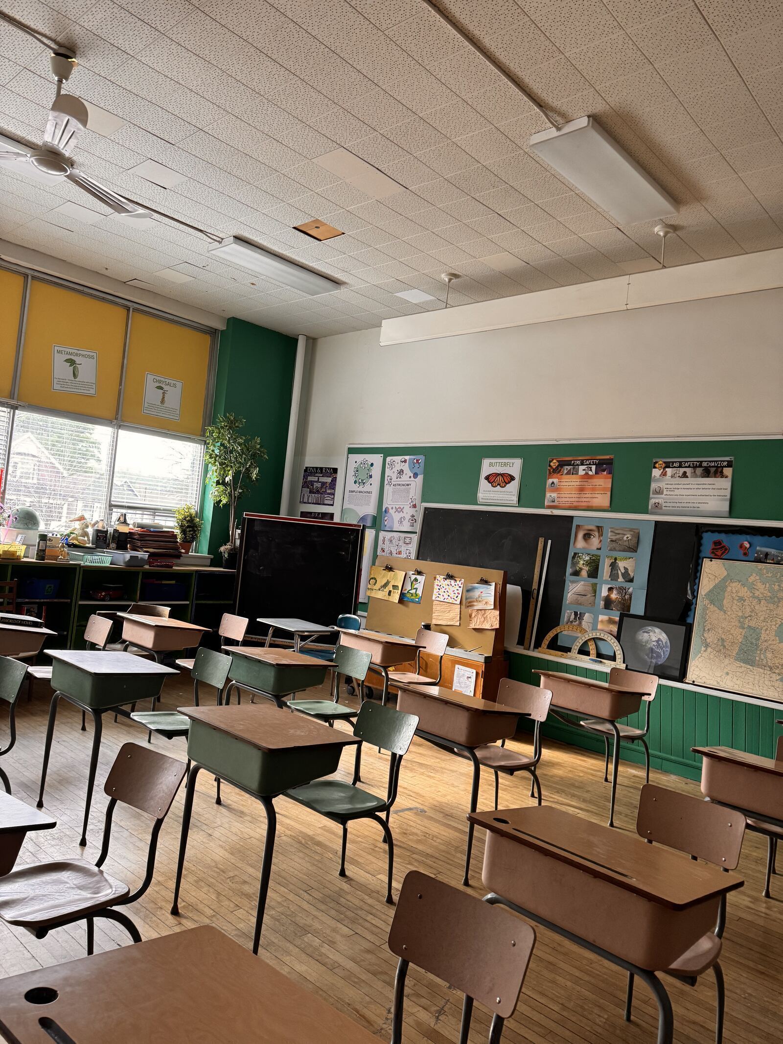 Classroom — angle 53