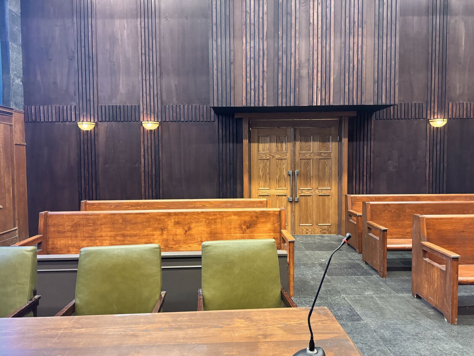 Courtroom — Grand — angle 31
