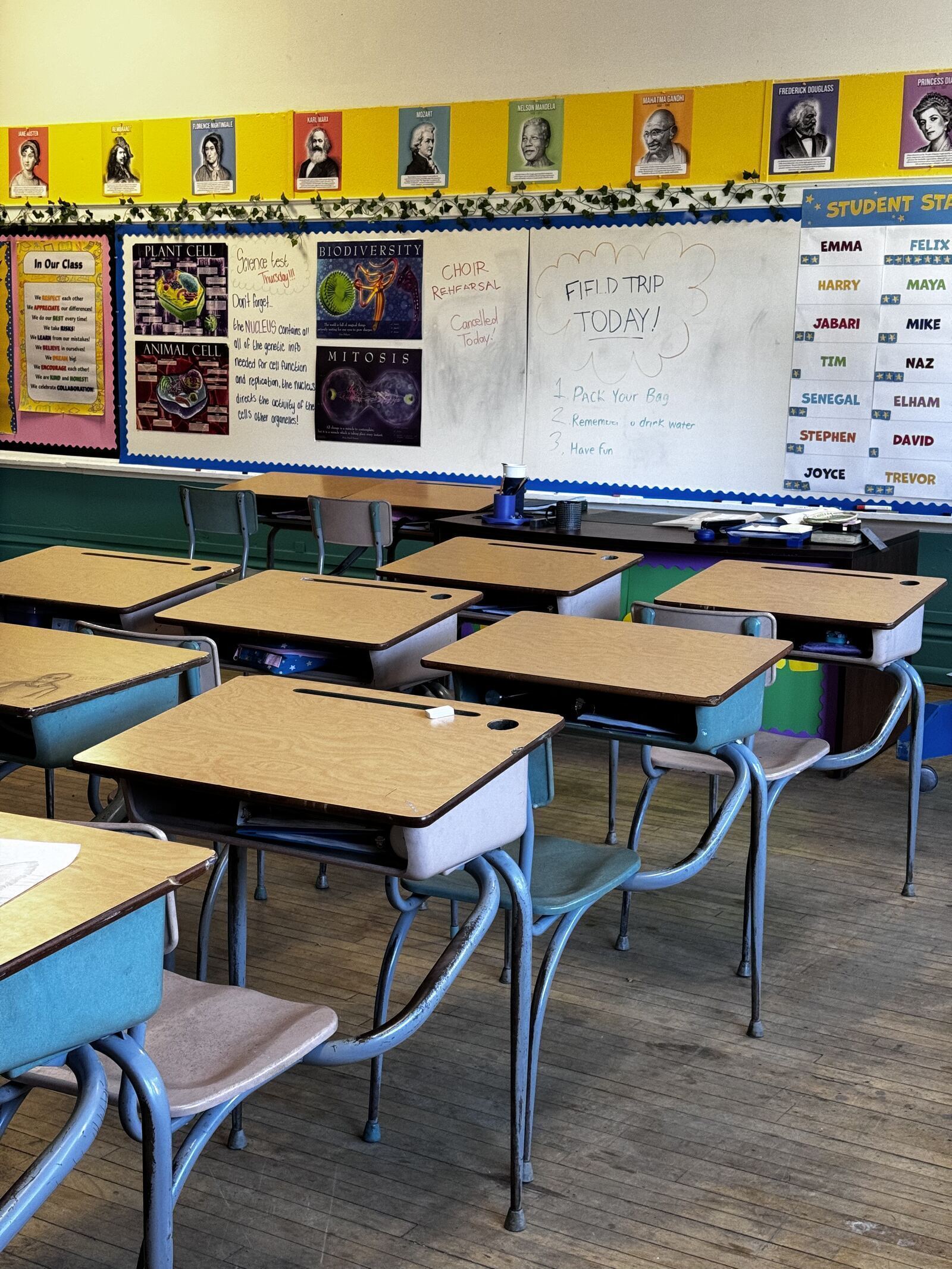 Classroom — angle 35