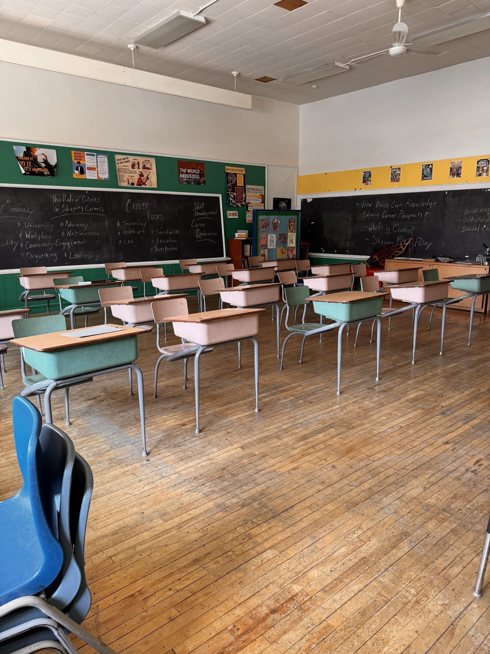 Classroom — angle 39